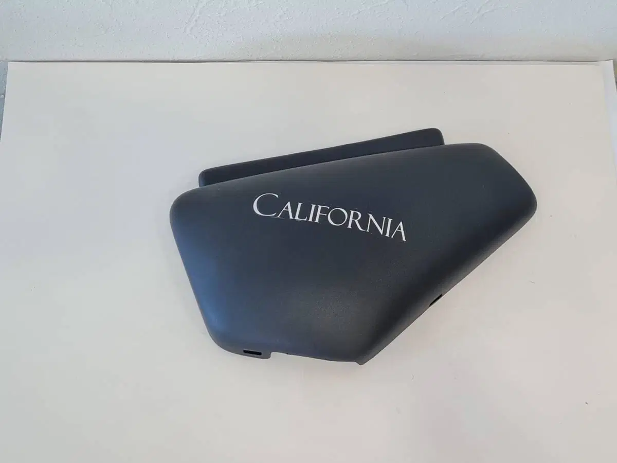 Moto Guzzi California Aquila nera fianchetti dx+sx (2)