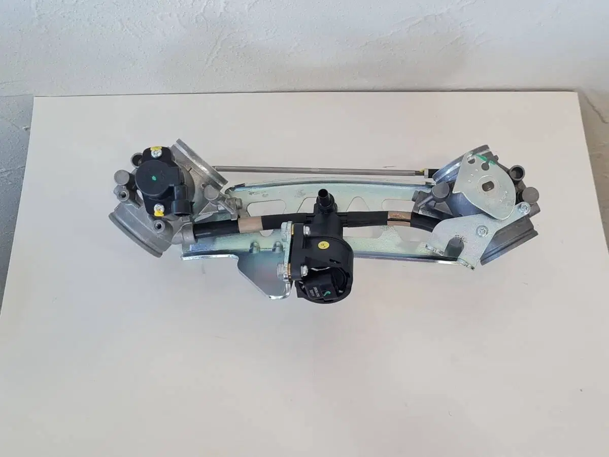 Moto Guzzi gruppo corpo farfallati GU05112530 (3)
