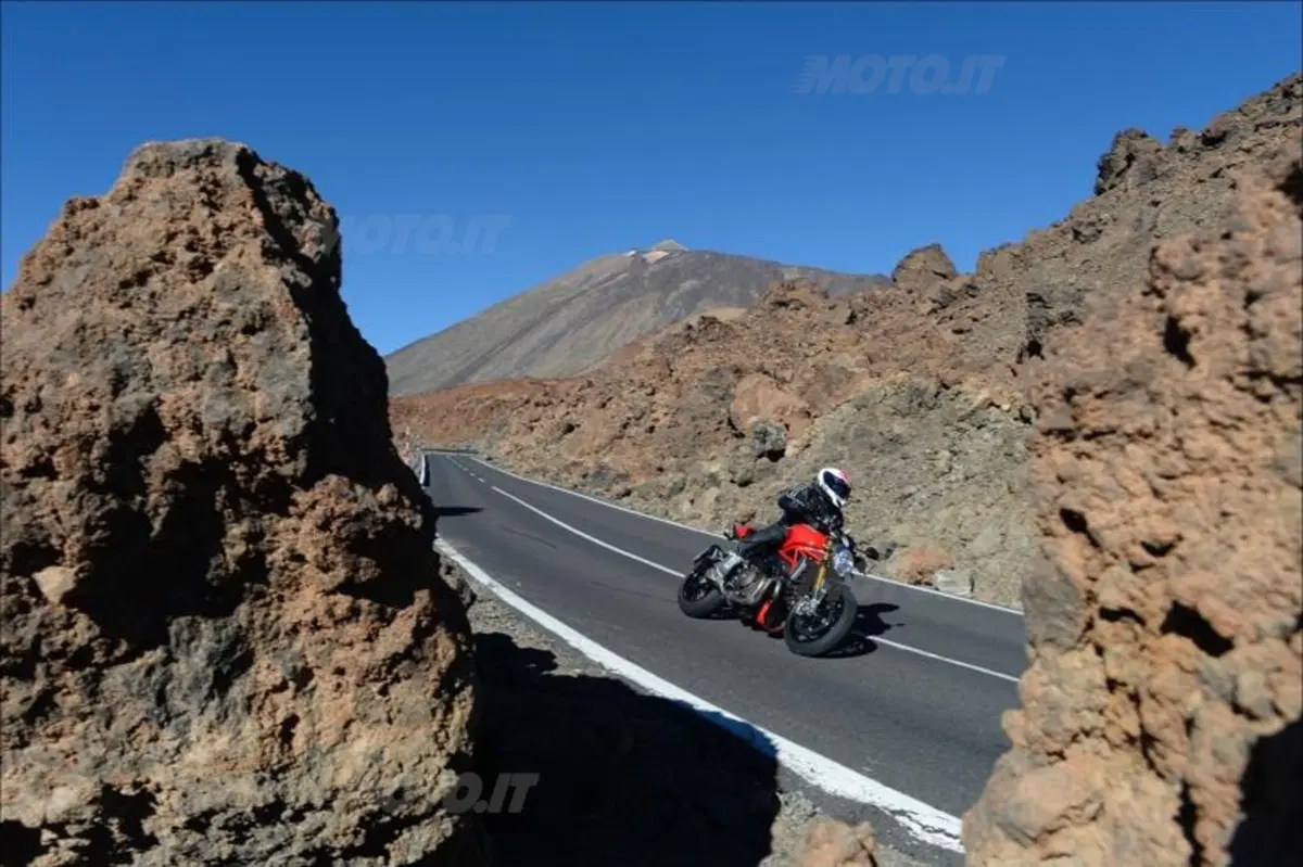 Ducati Monster 1200S (19)