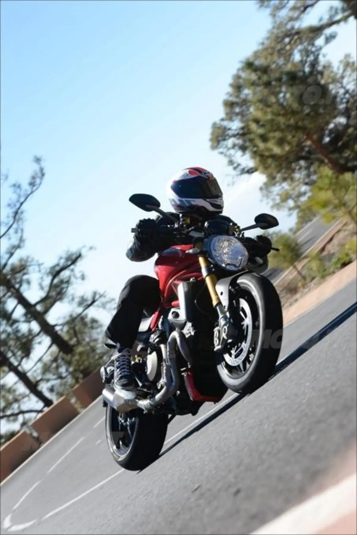 Ducati Monster 1200S (29)