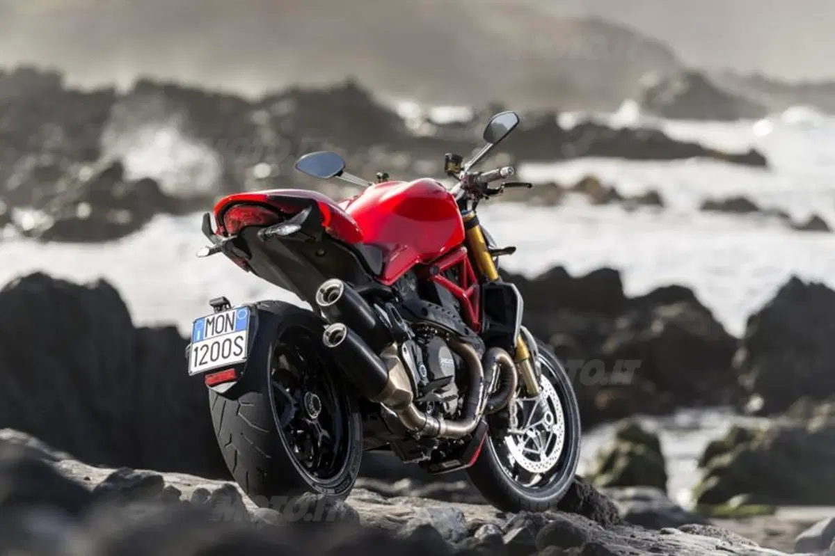 Ducati Monster 1200S (32)