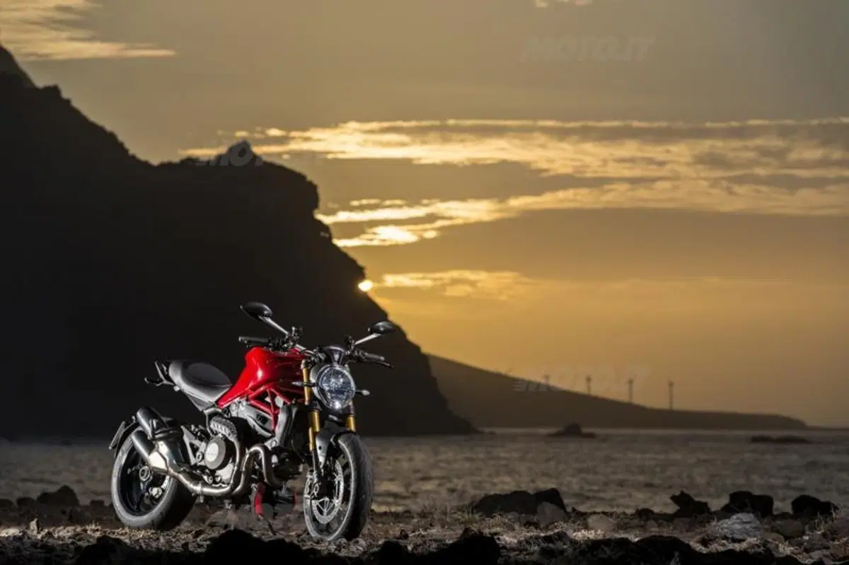Ducati Monster 1200S (35)