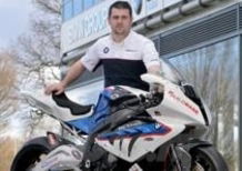 Michael Dunlop in sella alla BMW S1000RR