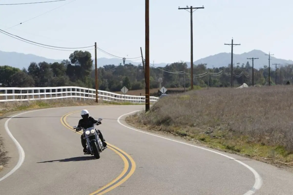 Triumph Thunderbird Commander   (8)