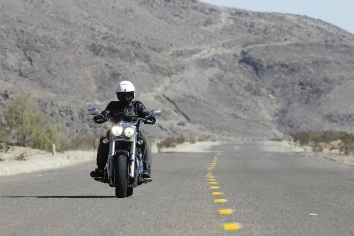 Triumph Thunderbird Commander   (11)