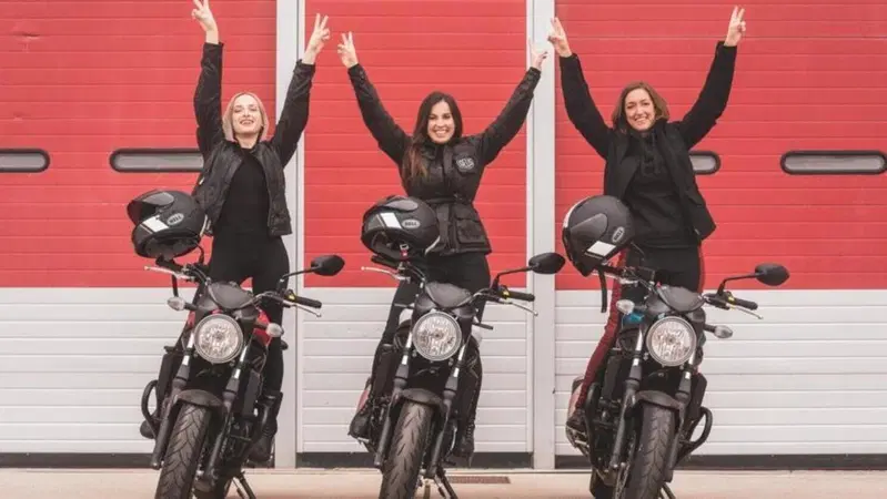 - 1 a Natale 2021, un'idea regalo al giorno per motociclisti e motocicliste: WMBootcamp