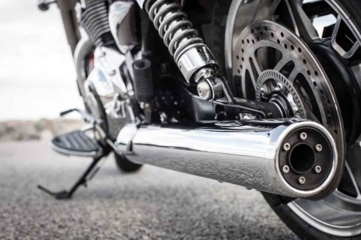 Triumph Thunderbird Commander   (26)