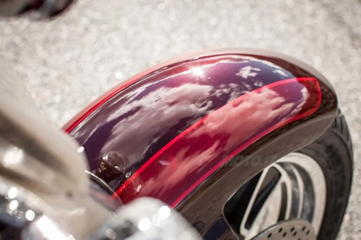 Triumph Thunderbird Commander   (32)
