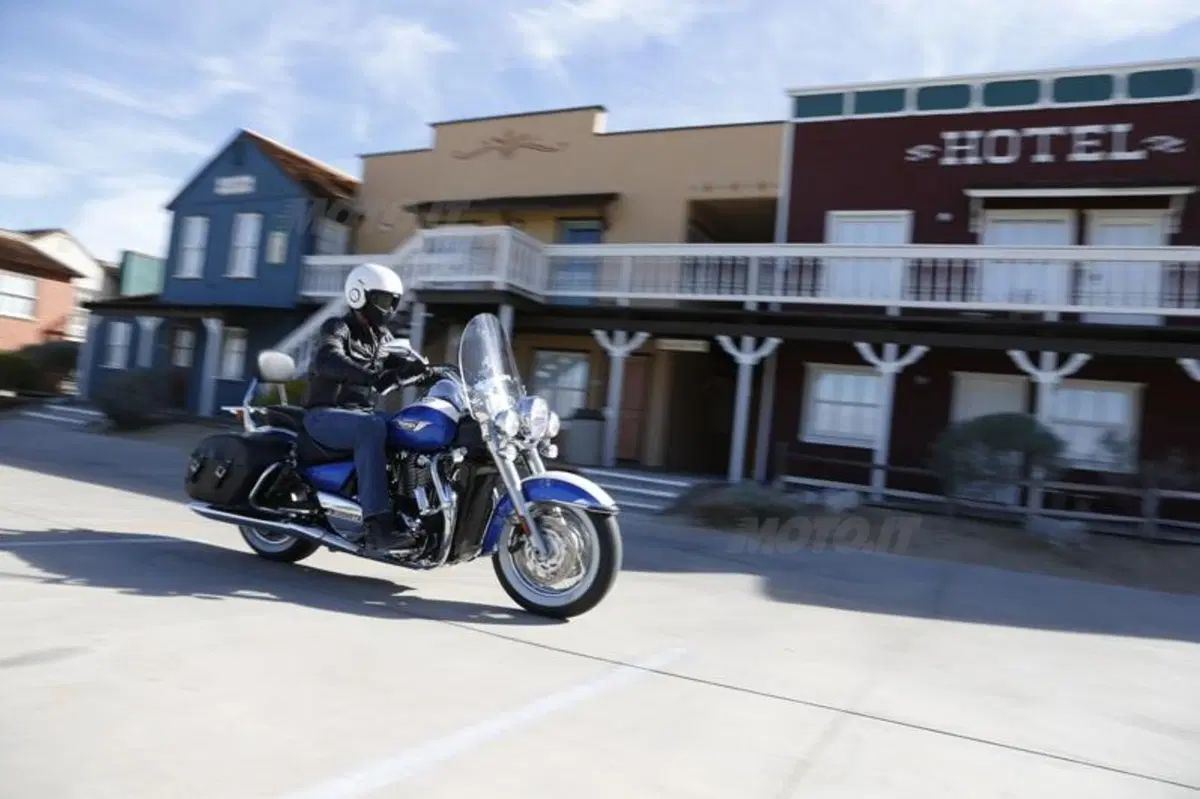 Triumph Thunderbird LT   (4)