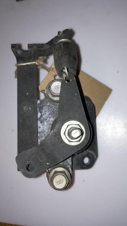 Pinza di stazionamento Aprilia Mana 850