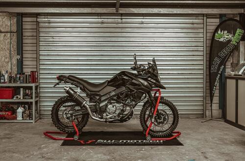 La Suzuki V-Strom 650 diventa Rally (Dark Evo 2) con un kit (6)