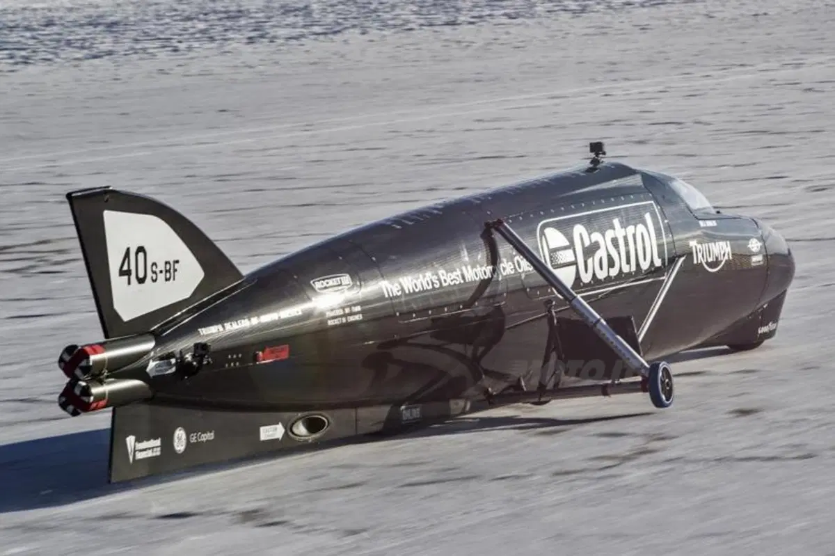 Triumph Castrol Rocket: a 650 km/h per battere il record!