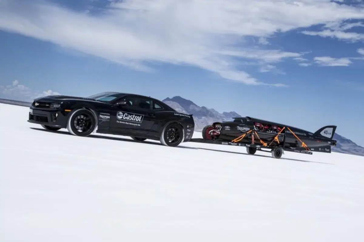 Triumph Castrol Rocket: a 650 km/h per battere il record! (2)