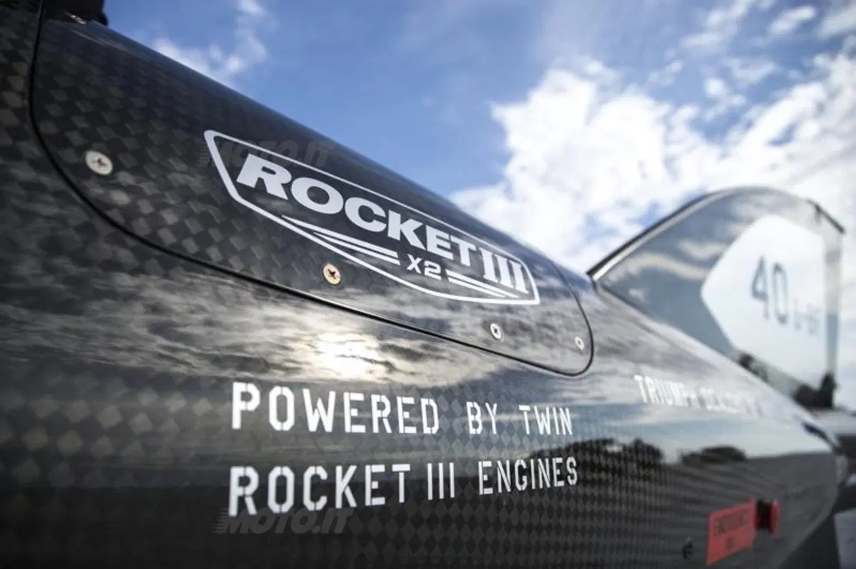 Triumph Castrol Rocket: a 650 km/h per battere il record! (3)