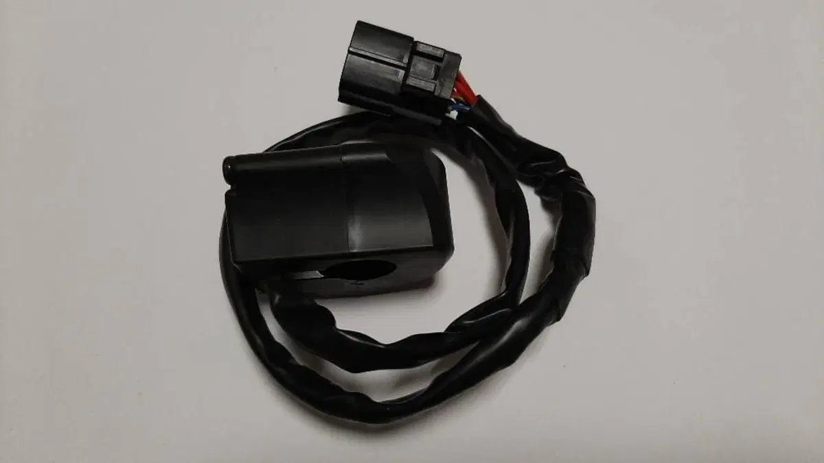Braccialetto dx comando luci Ducati Monster 11 (3)