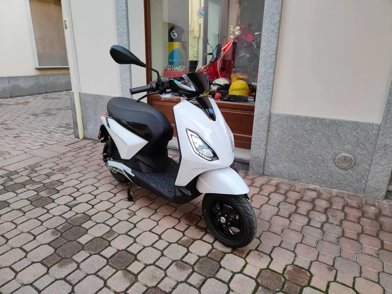 Piaggio 1 (2022 - 26) (4)