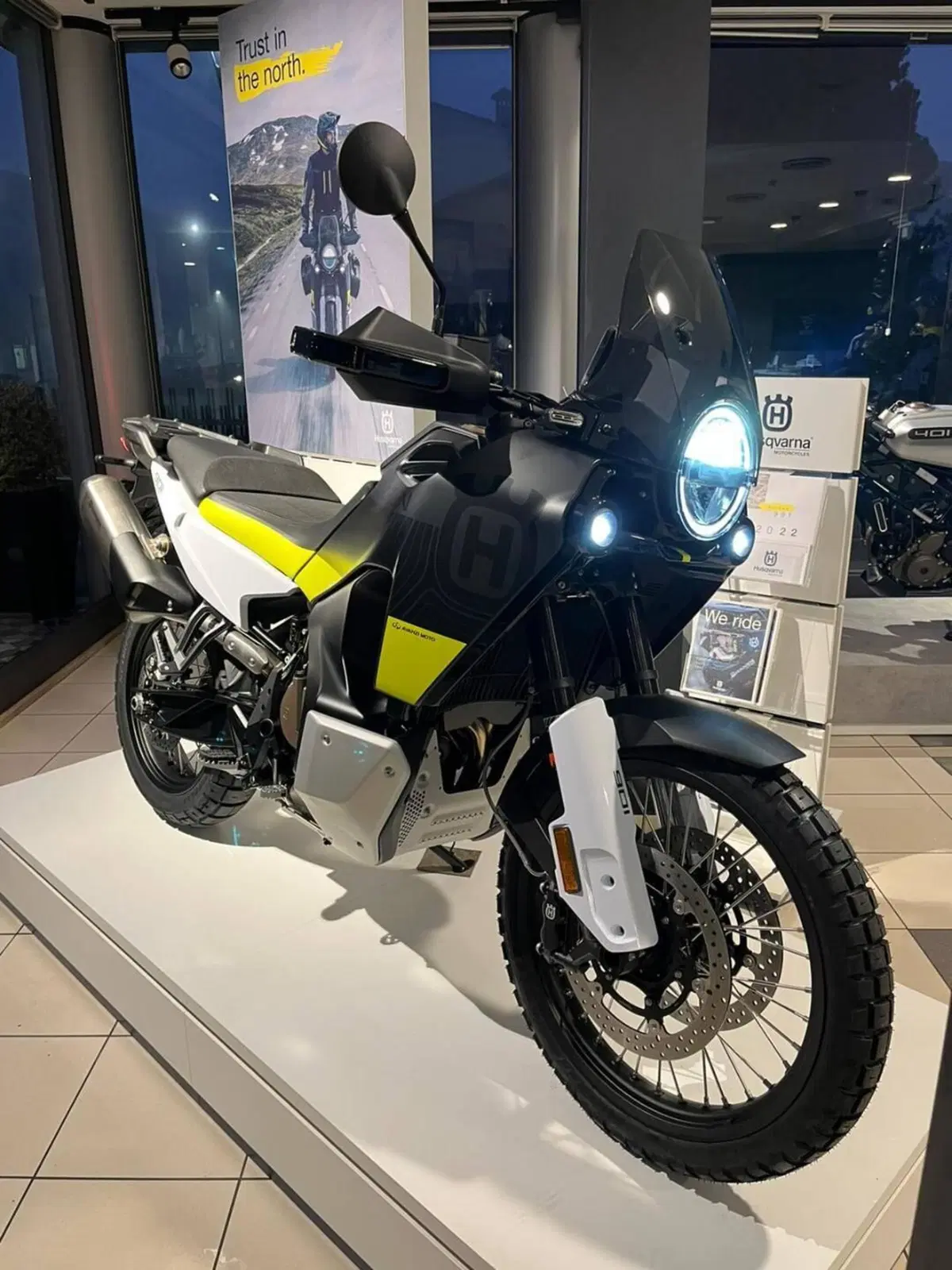 Husqvarna Norden 901 (2022 - 26)