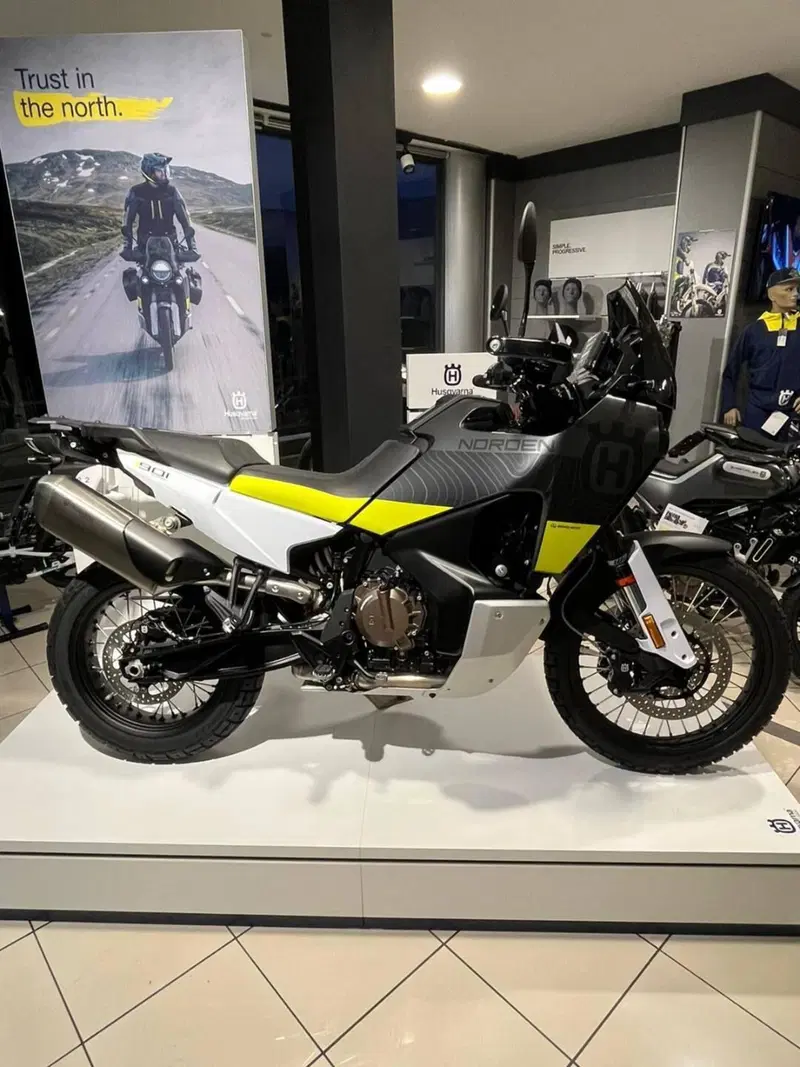 Husqvarna Norden 901 (2022 - 26) (2)