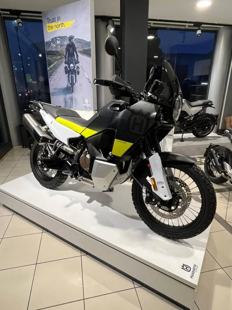 Husqvarna Norden 901 (2022 - 26) (3)