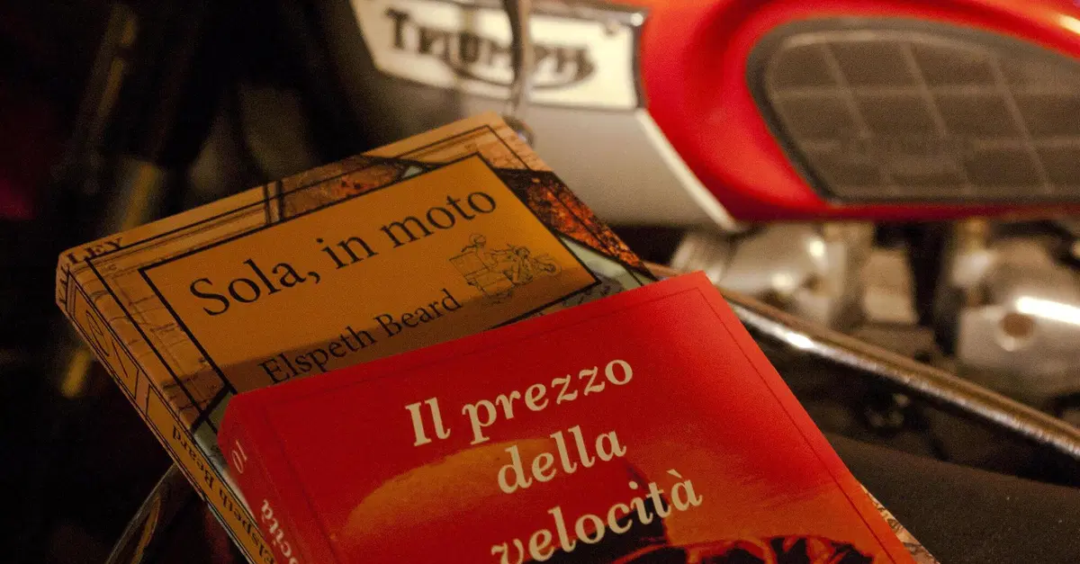 - 4 a Natale 2021, un'idea regalo al giorno per motociclisti e motocicliste: un libro a tema moto