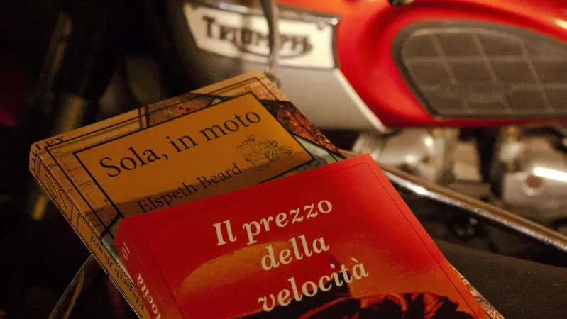 - 4 a Natale 2021, un'idea regalo al giorno per motociclisti e motocicliste: un libro a tema moto