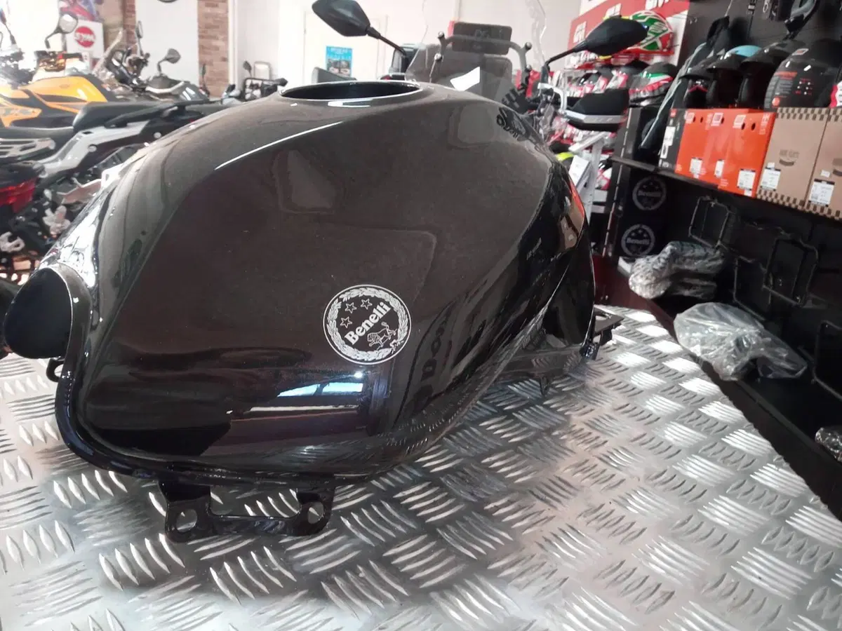 Serbatoio 302S Benelli (3)