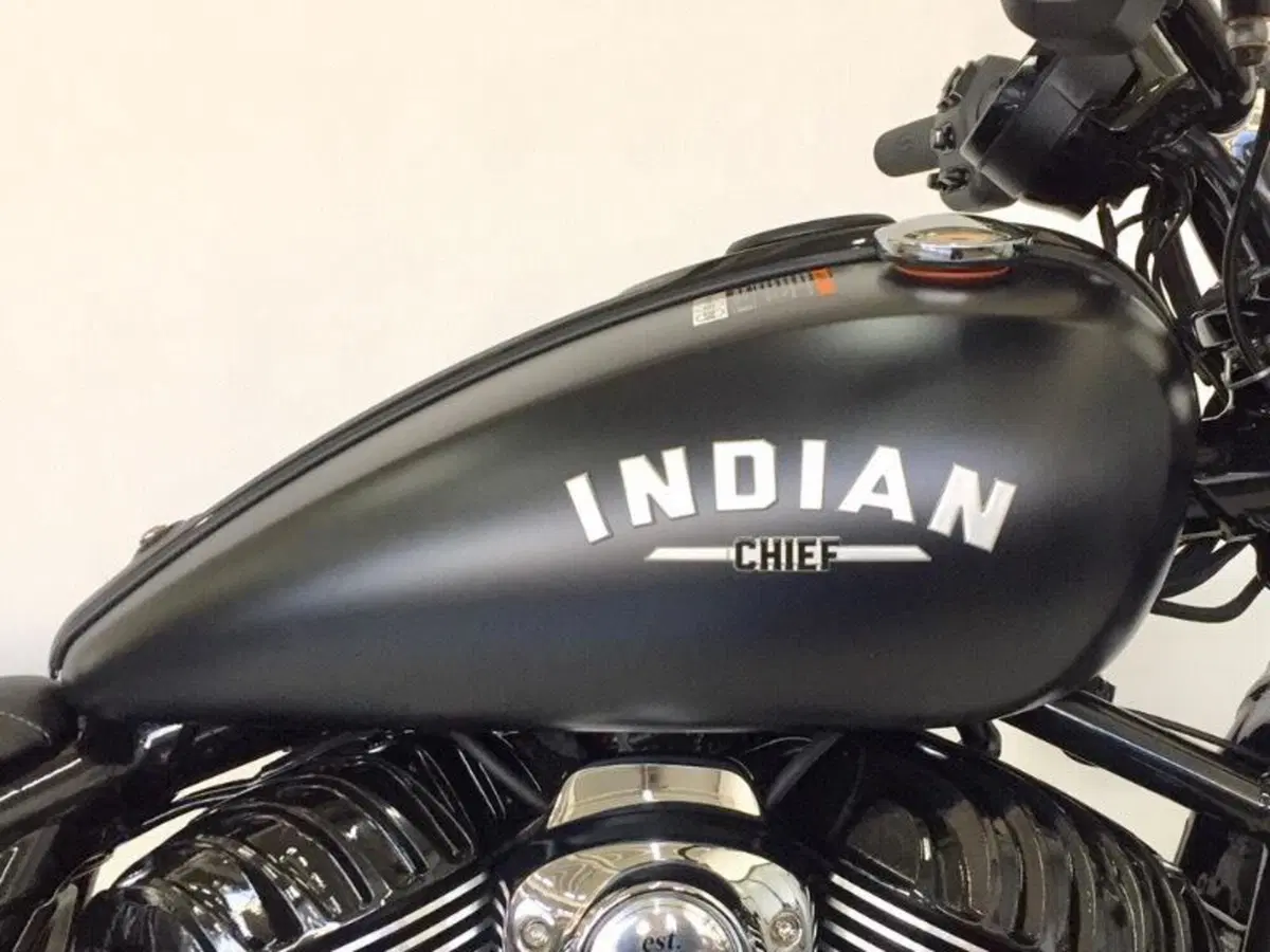 Indian Chief 1890 Bobber Dark Horse (2021 - 26) (2)