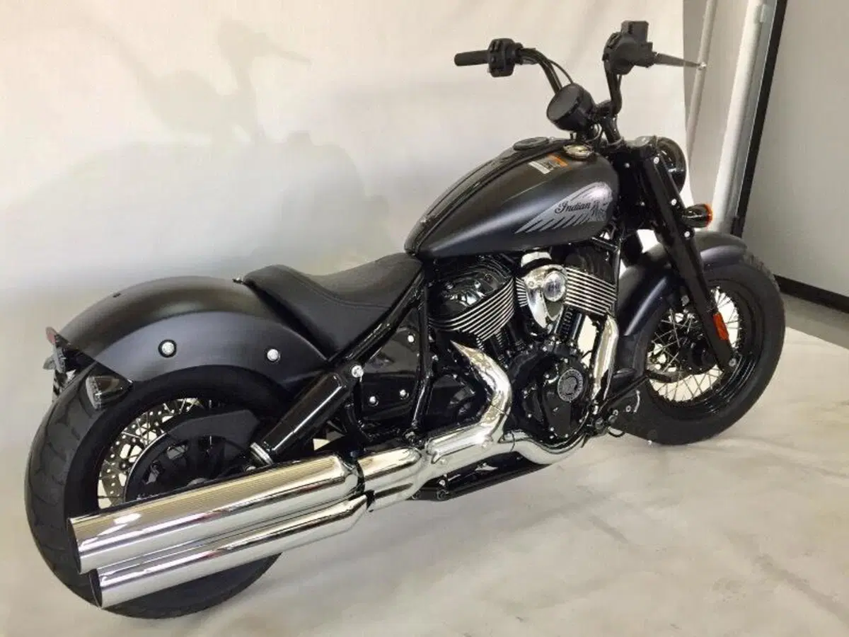 Indian Chief 1890 Bobber Dark Horse (2021 - 26) (4)