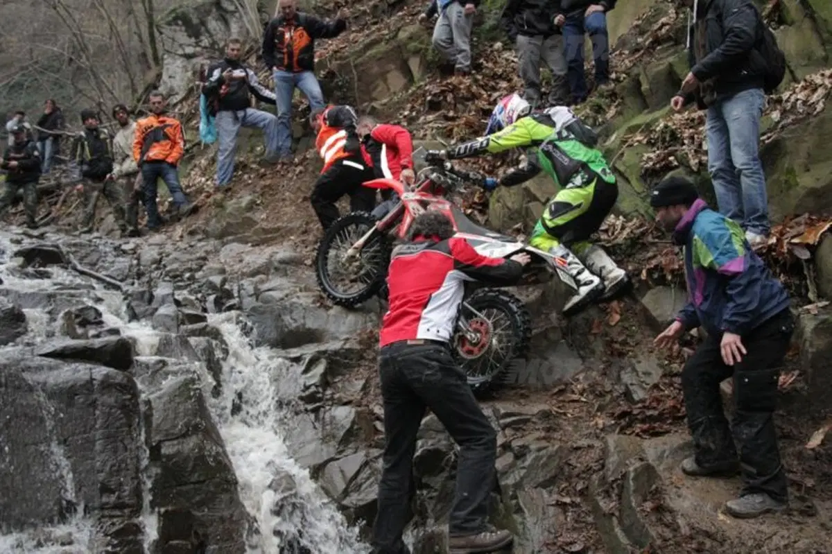 Hell's Gate. Le foto della gara, delle cadute e del pubblico!