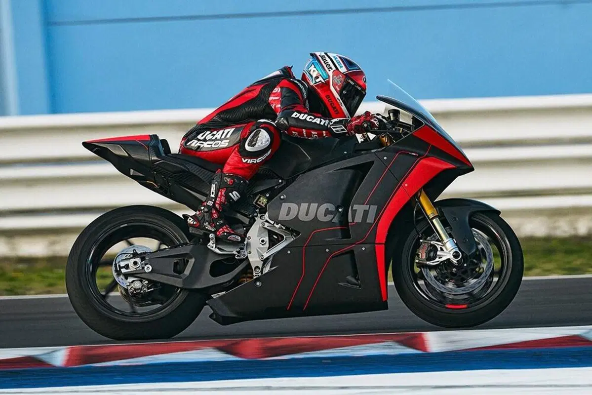 MotoGP, le prime immagini della Ducati MotoE 'V21L' (7)