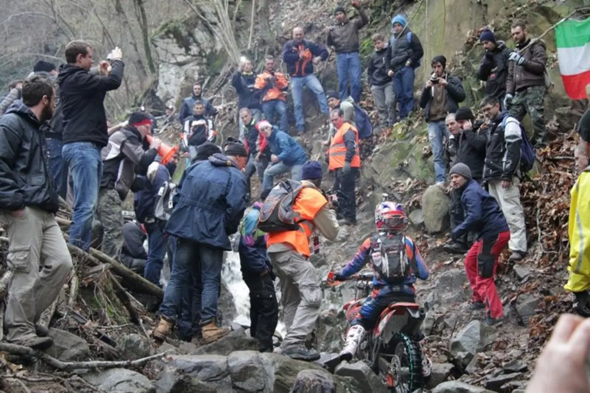Hell's Gate. Le foto della gara, delle cadute e del pubblico! (5)
