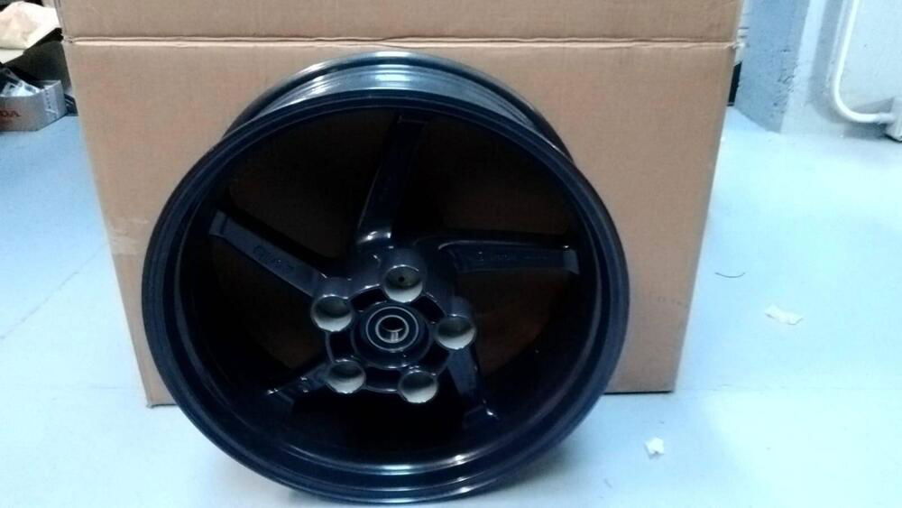 RUOTA POSTERIORE APRILIA RSV E TUONO AP8108676