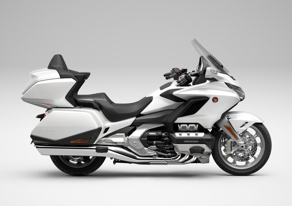 Honda GL 1800 Gold Wing Tour (2021 - 23) (2)