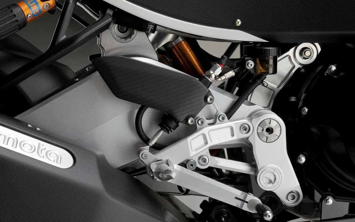 Bimota KB4: arriva in Giappone e svela il suo prezzo (10)