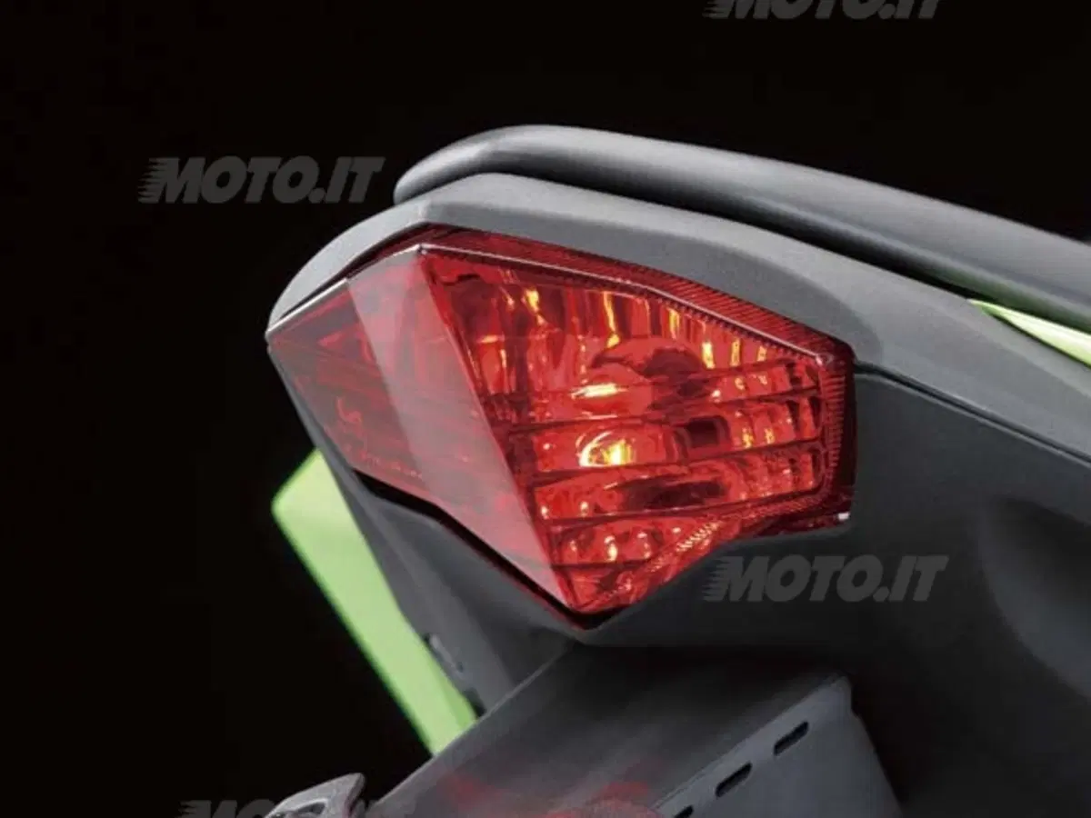 Kawasaki Ninja 250RR, per ora solo in Asia (7)