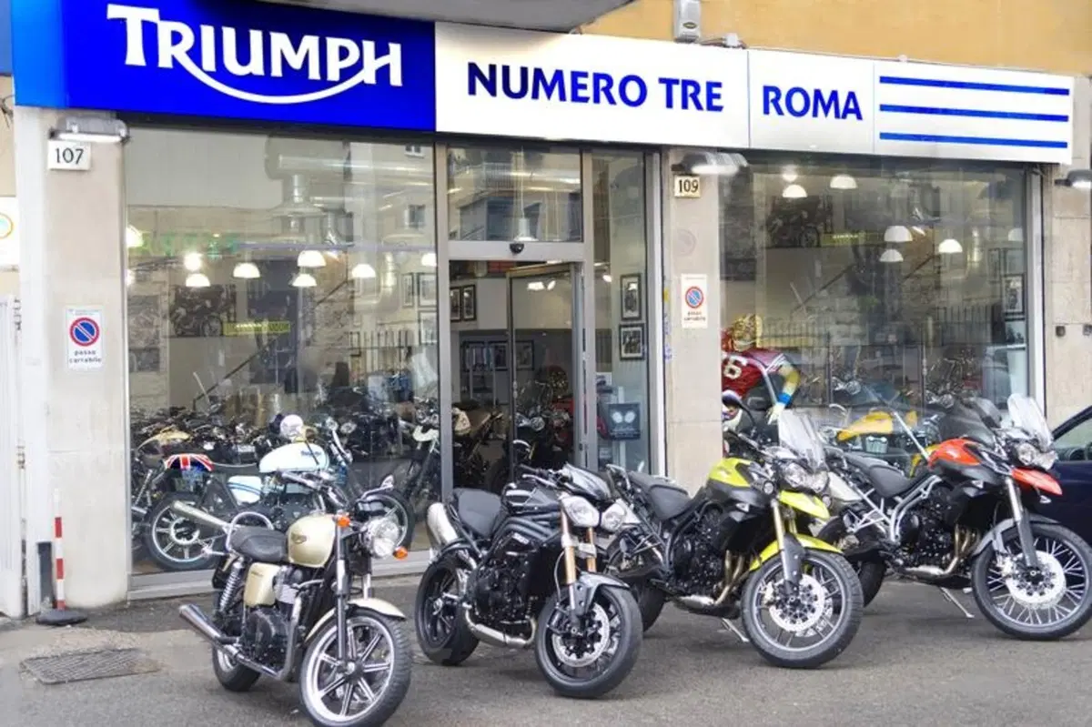 "Weekend Special " Triumph alla concessionaria Numerotre di Roma (2)