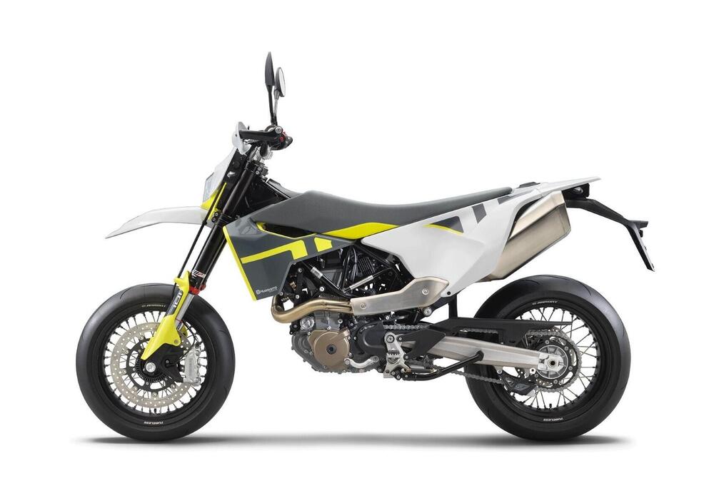 Husqvarna 701 Supermoto (2022) (2)