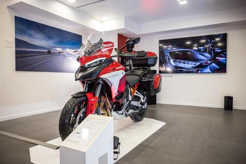 La Galerie by Ducati: a Parigi un pop-up store per Multistrada V4 (2)