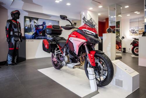 La Galerie by Ducati: a Parigi un pop-up store per Multistrada V4 (3)