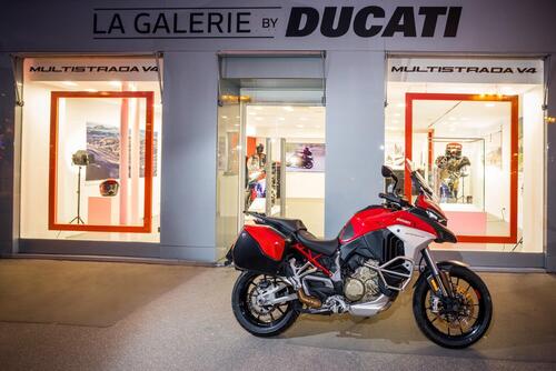 La Galerie by Ducati: a Parigi un pop-up store per Multistrada V4 (4)