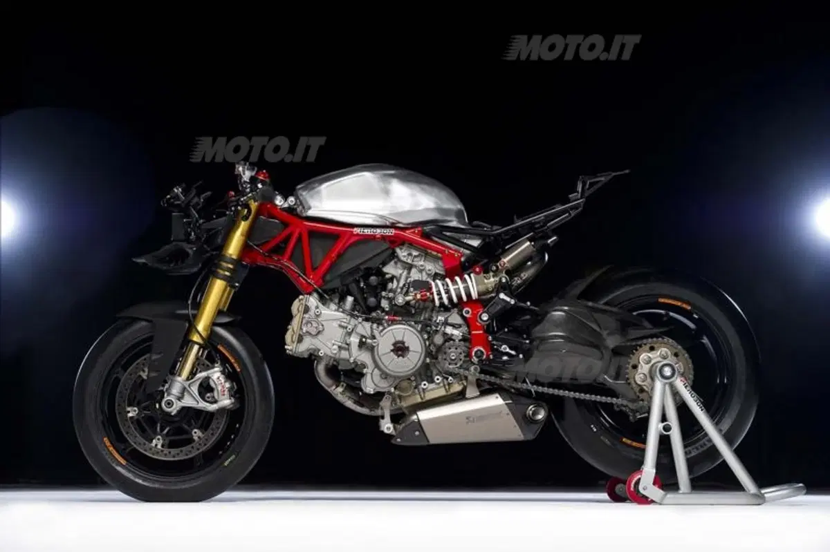 Pierobon, il traliccio per la Panigale