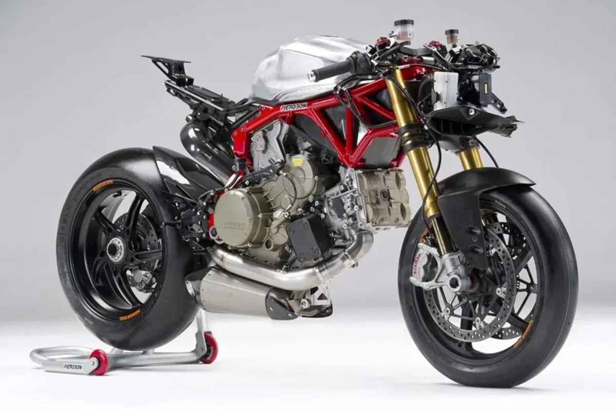 Pierobon, il traliccio per la Panigale (3)