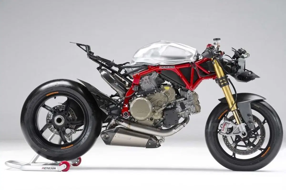 Pierobon, il traliccio per la Panigale (4)