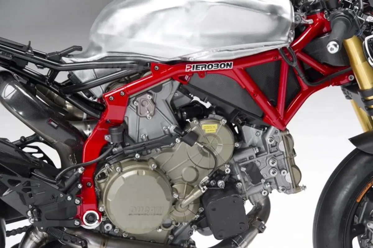 Pierobon, il traliccio per la Panigale (12)