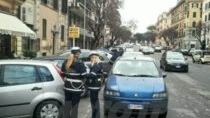 Infrazioni segnalate su Twitter: pioggia di multe &ldquo;social&rdquo; a Roma  