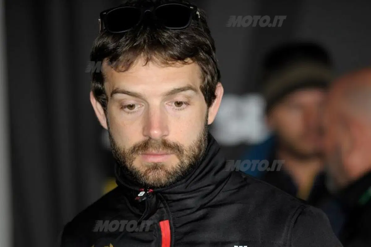 Aprilia bolide d'argento, a Phillip Island la nuova livrea (8)