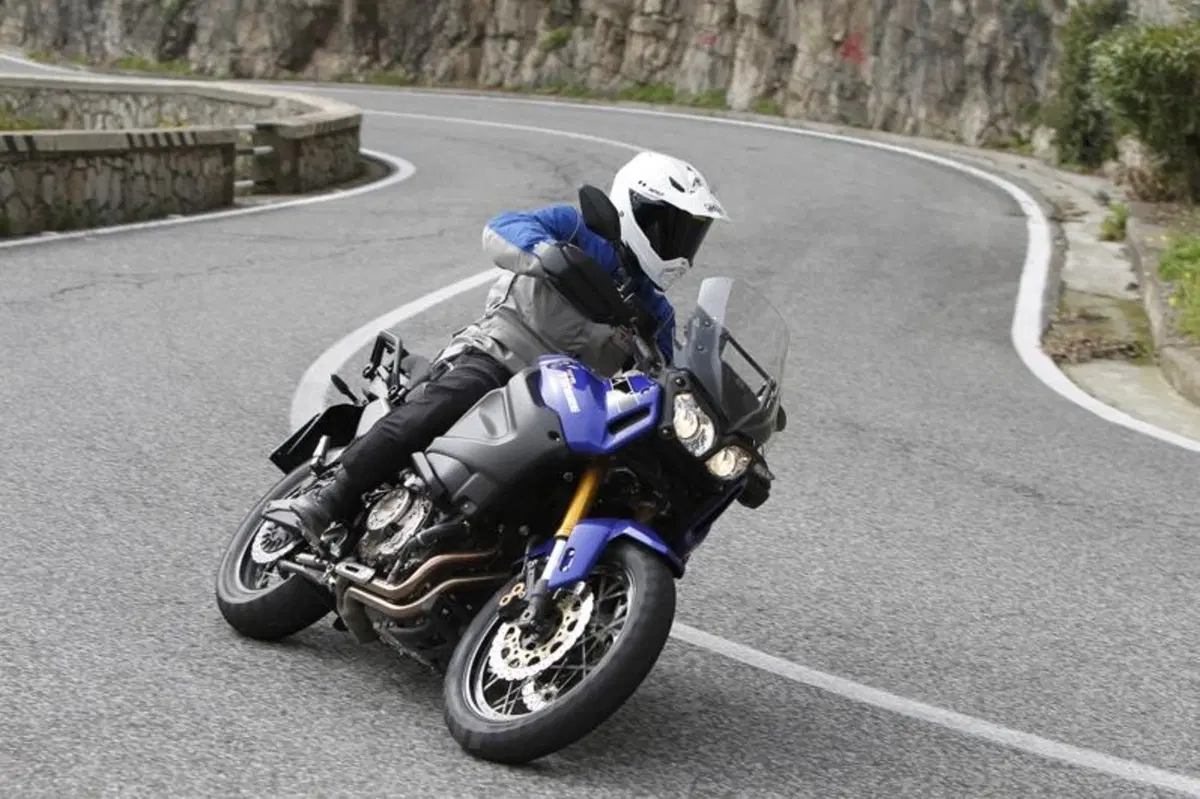 Yamaha Super Ténéré XT 1200ZE (2)