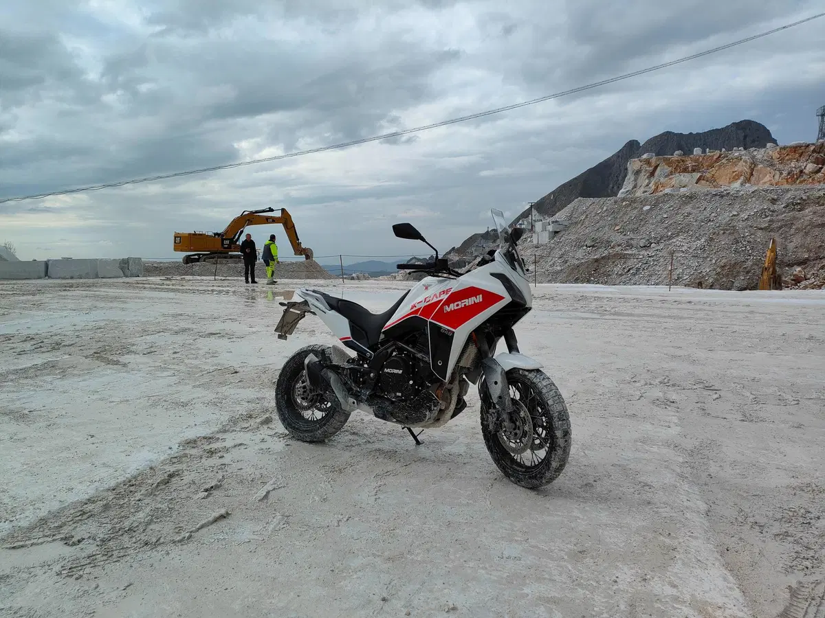 Moto Morini X-CAPE 650 SPECIAL TEST: in viaggio fin dentro le Cave di Marmo di Carrara (13)