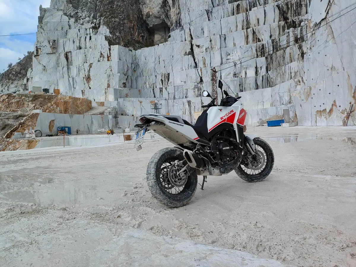 Moto Morini X-CAPE 650 SPECIAL TEST: in viaggio fin dentro le Cave di Marmo di Carrara (14)