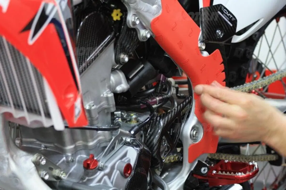 RedMoto e Vibram presentano i paratelai in gomma Rubber Frame Pads